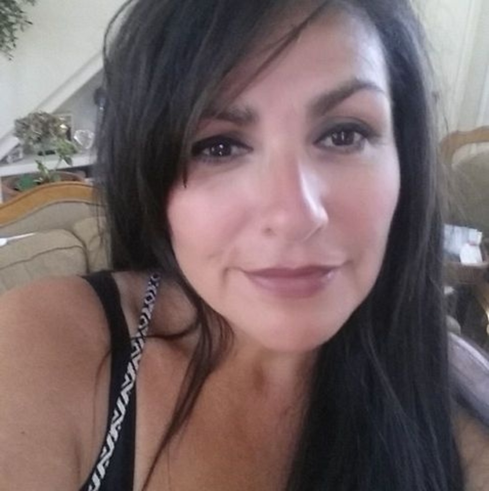 Meet your Posher, Yolanda